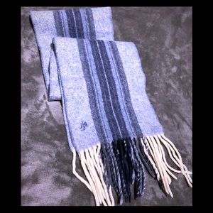 Ralph Lauren winter scarf hardly used looks new